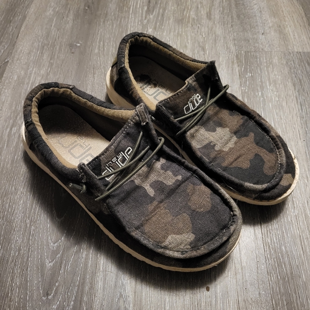 Camo hey dudes
